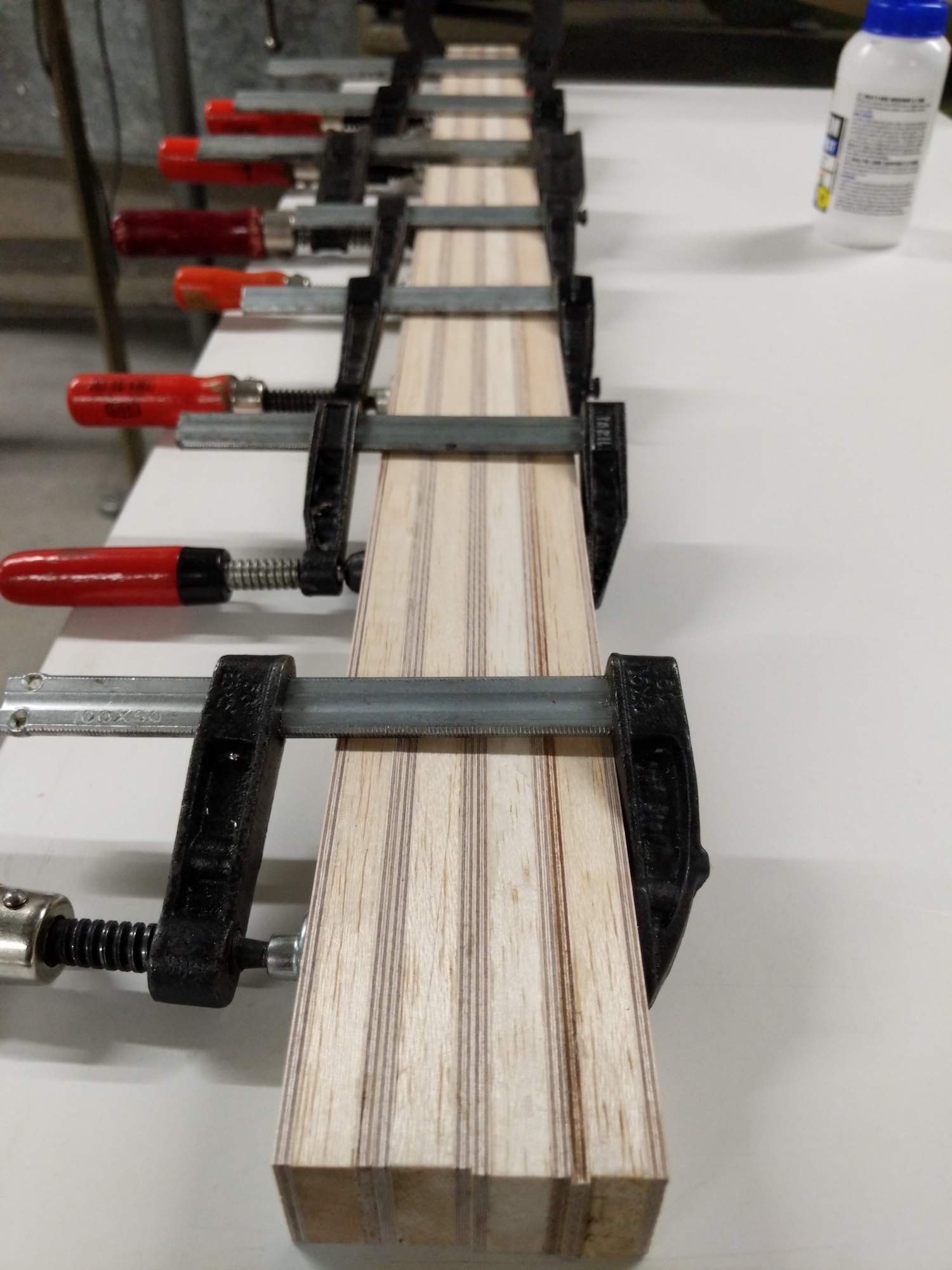 Gluing of the plywood balsa stringers