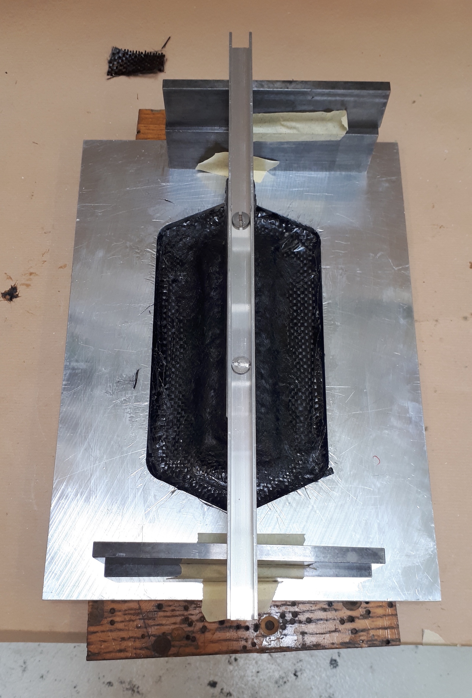 Mounting of the deep tuttle head onto the carbon base plate 2/2