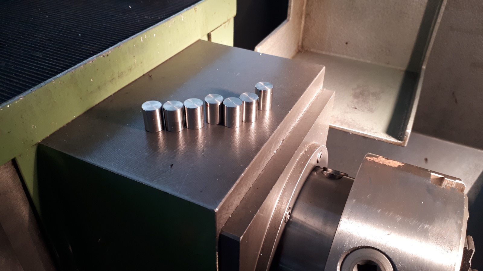Cutting insert from 12 mm stainless steel rod 2/2